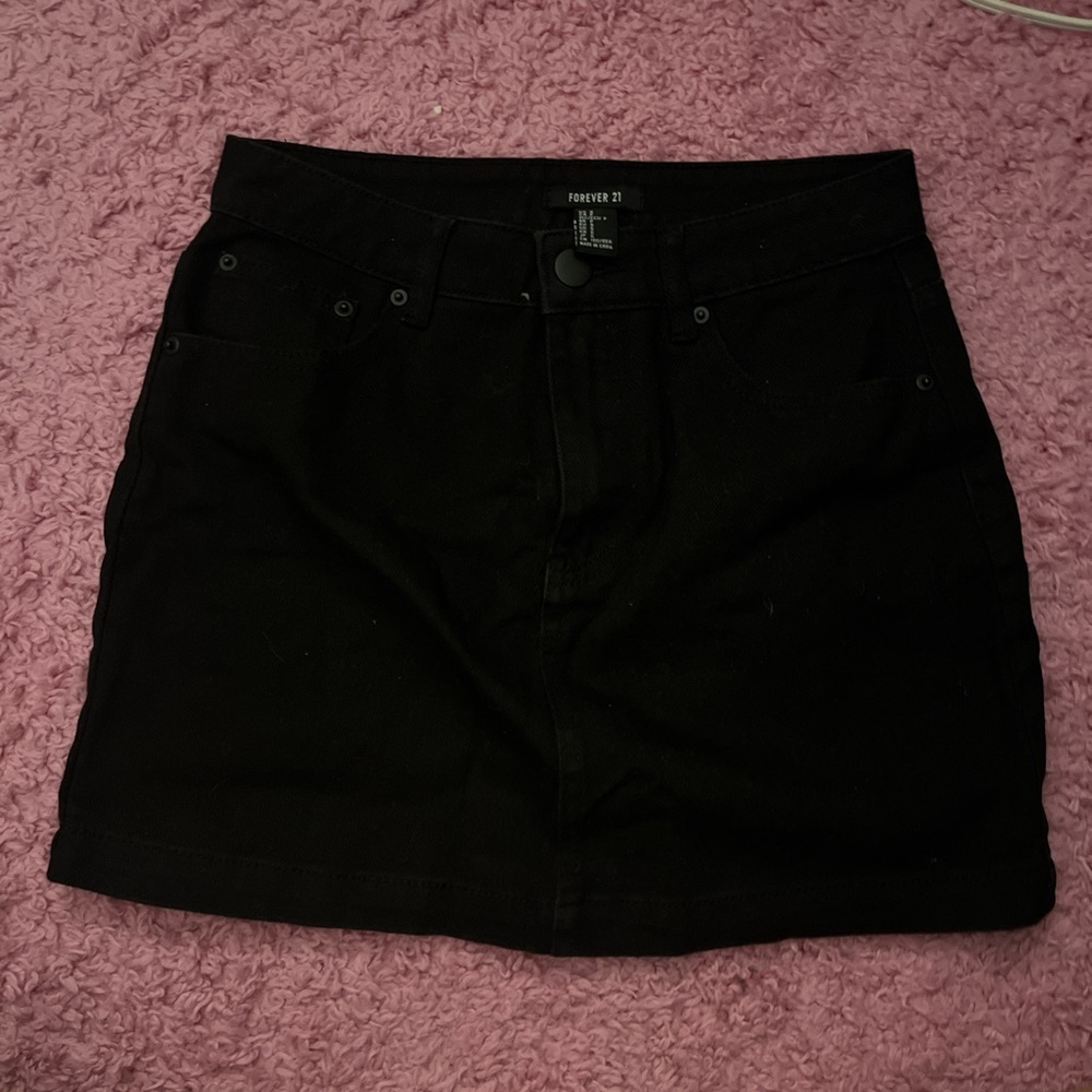 Forever 21 Classic Black Mini Skirt